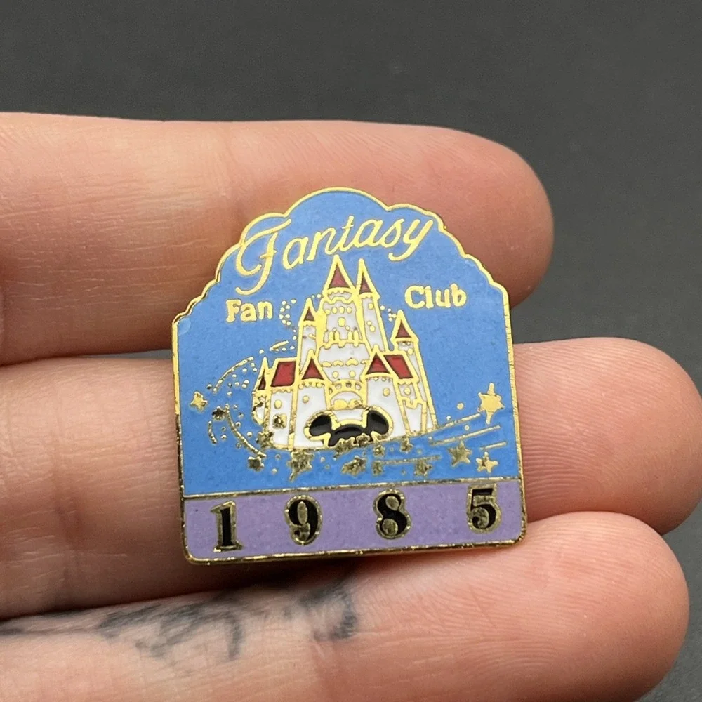 Vintage 1985 Disney Fantasy Fan Club‎ Cinderella's Castle Lapel Hat Pin